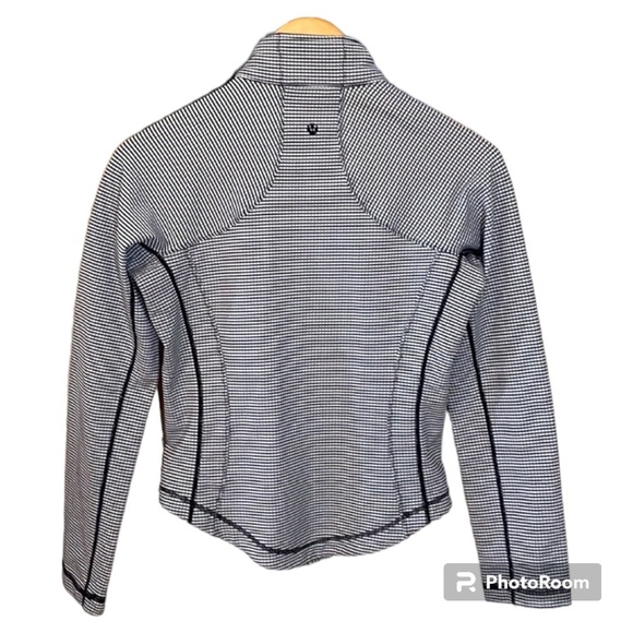 Lululemon Gingham Print Forme Define Shape Jacket - Picture 2 of 8